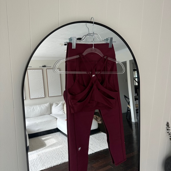 Fabletics Deep Red workout set - Picture 2 of 8